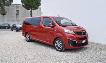 Peugeot Traveller Long cambio manuale