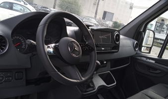 Mercedes Sprinter con cassa lunga